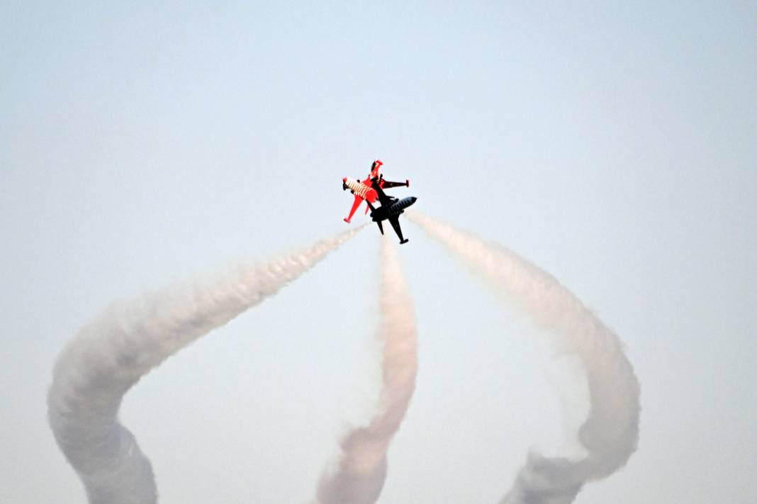 Mersin’de gökyüzü kırmızı beyaza boyandı: Türk Yıldızları nefesleri kesti 1